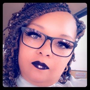 Meet your Posher, Vickie